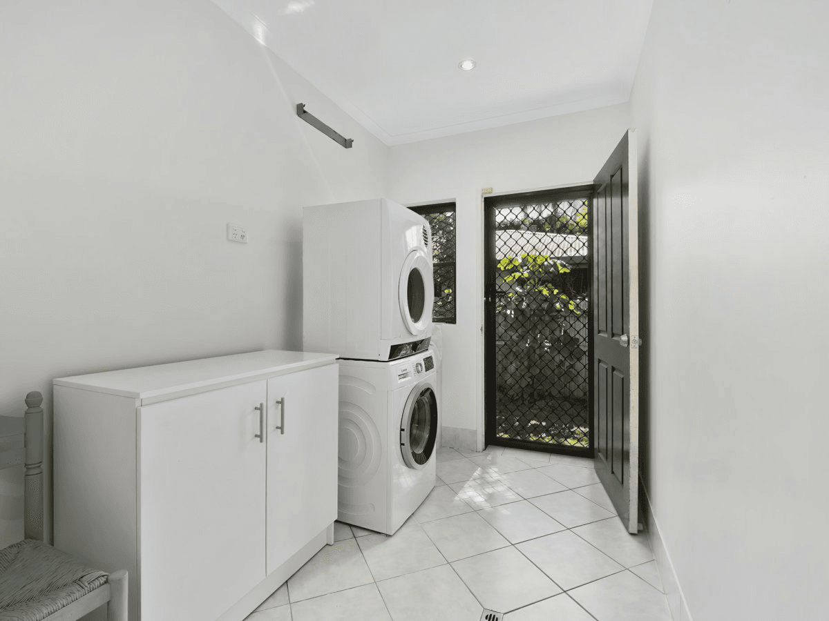 89 Cedar Road, PALM COVE, QLD 4879