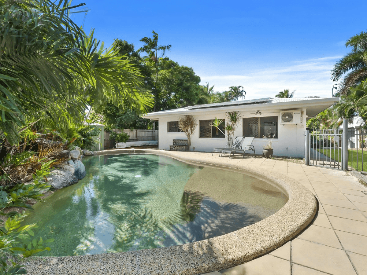 89 Cedar Road, PALM COVE, QLD 4879