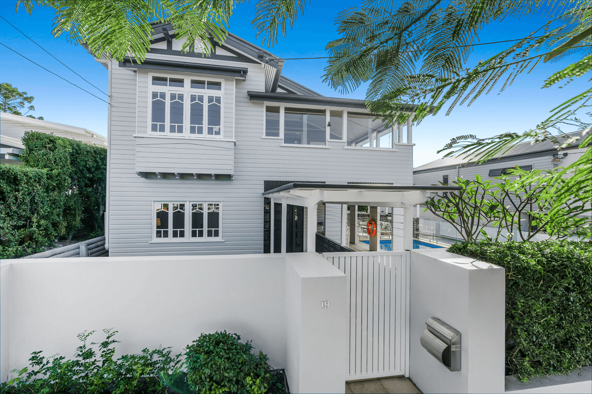 19 Arnold Street, Manly, QLD 4179