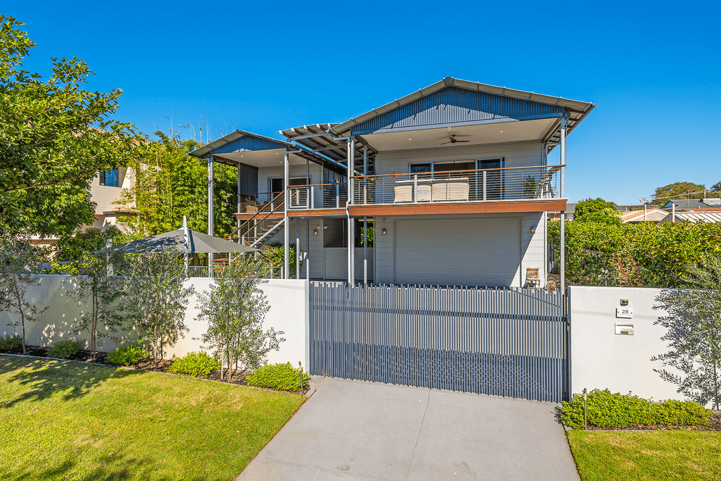 28 Muscovey Avenue, PARADISE POINT, QLD 4216