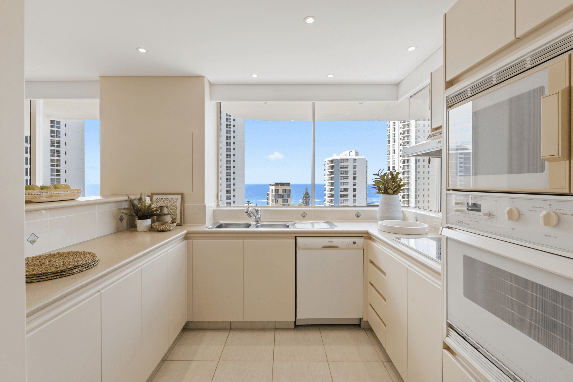 1101/1 Peak Avenue, MAIN BEACH, QLD 4217