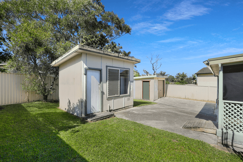 27 Lakeway Drive, LAKE MUNMORAH, NSW 2259