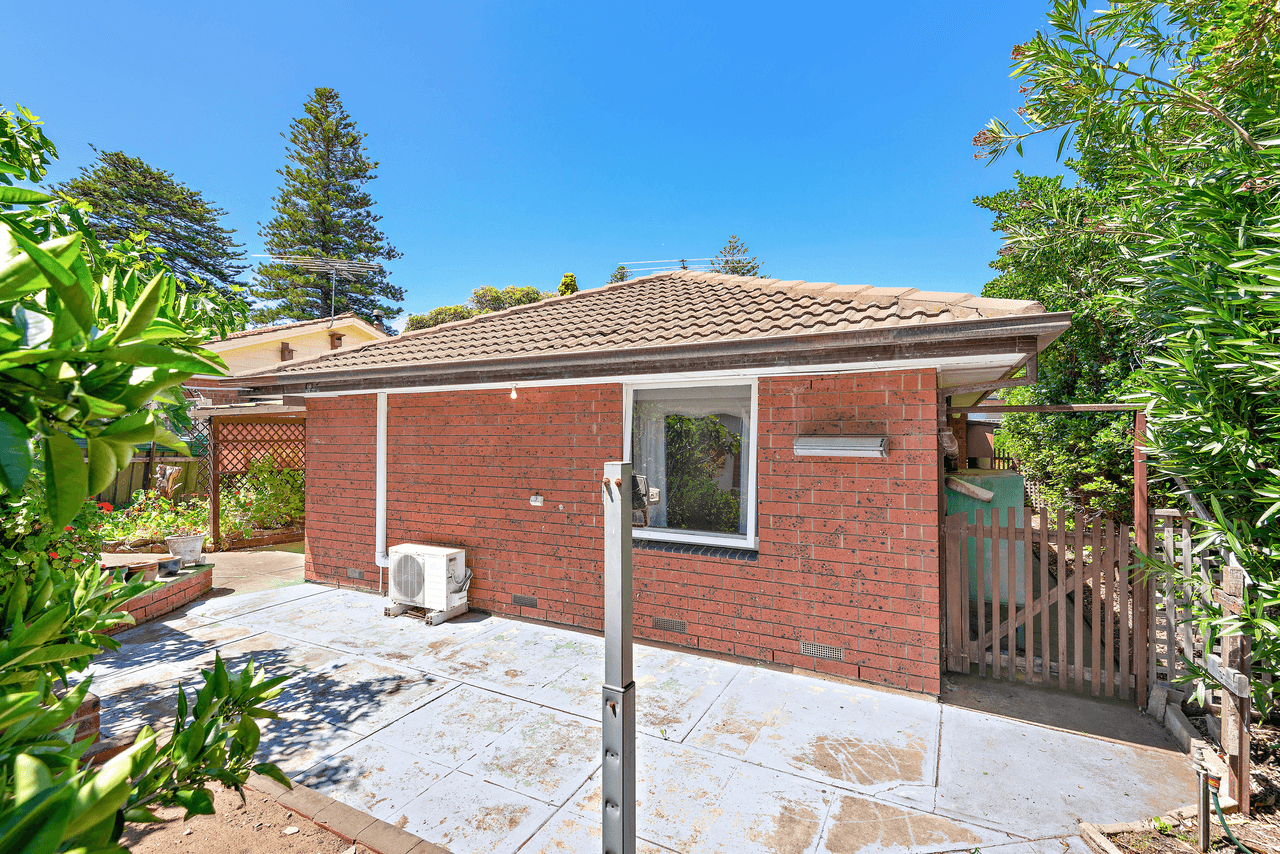 2 Wearing Street, PORT NOARLUNGA, SA 5167