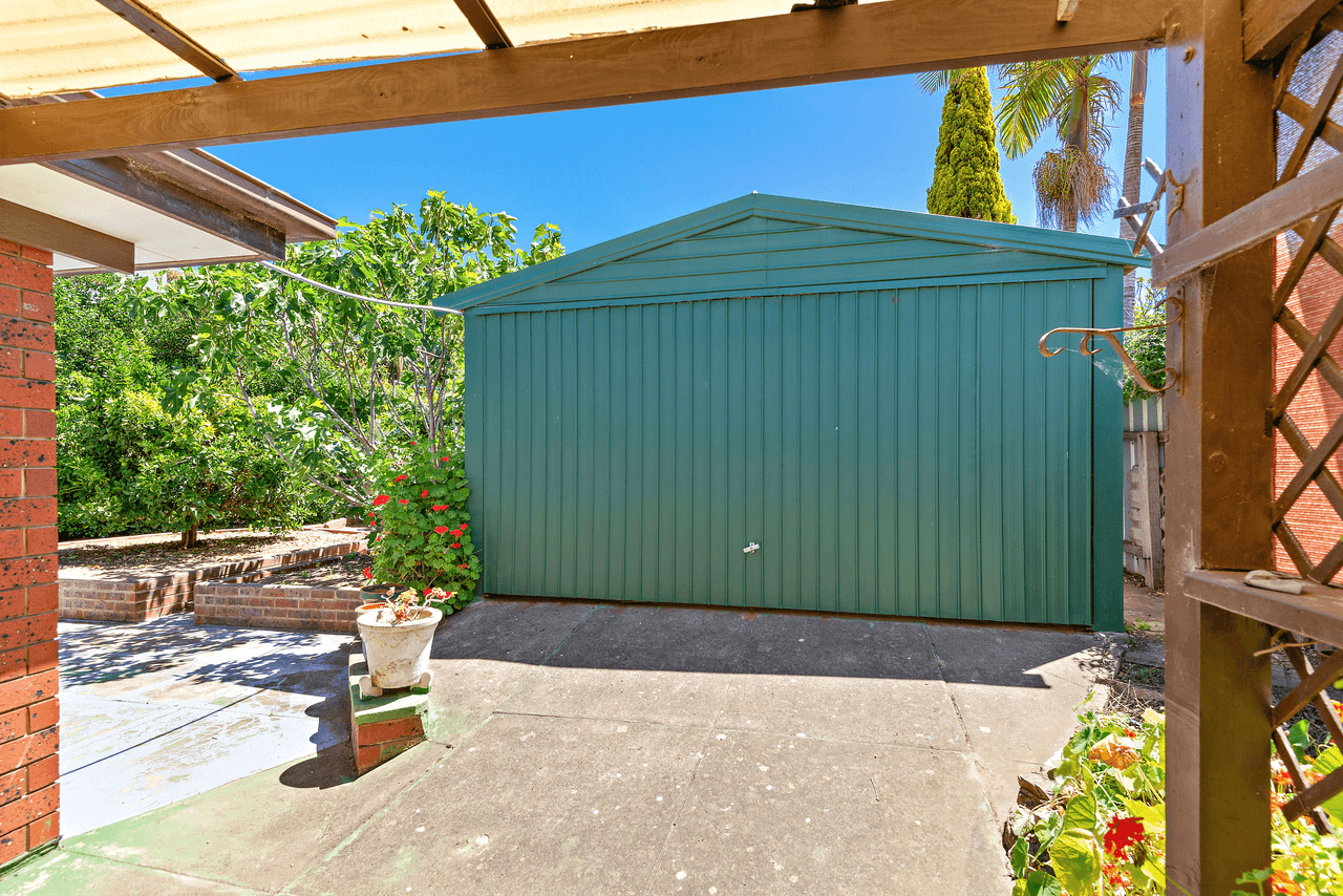 2 Wearing Street, PORT NOARLUNGA, SA 5167