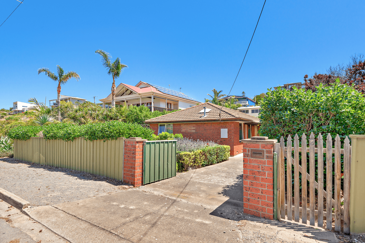 2 Wearing Street, PORT NOARLUNGA, SA 5167