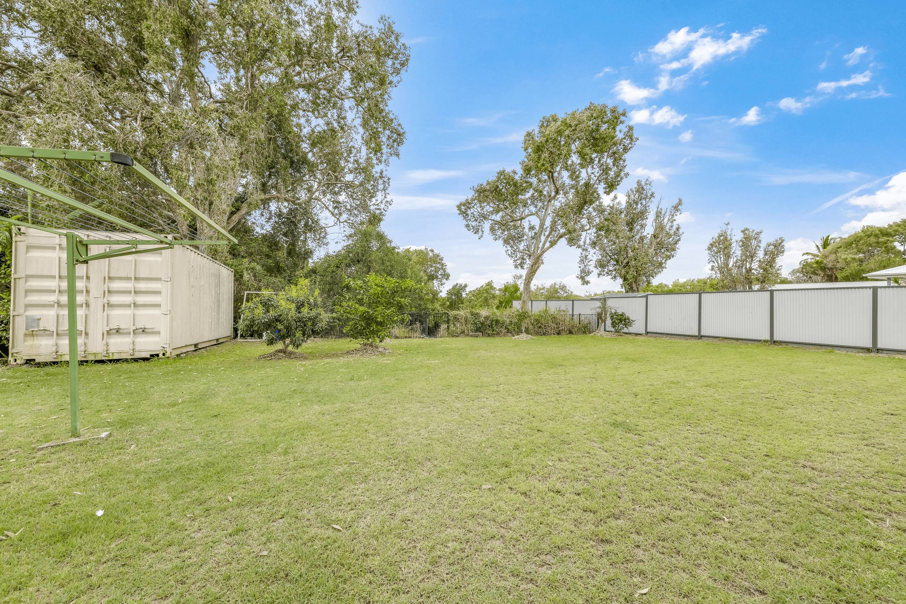 5 Kindt St, Moore Park Beach, QLD 4670