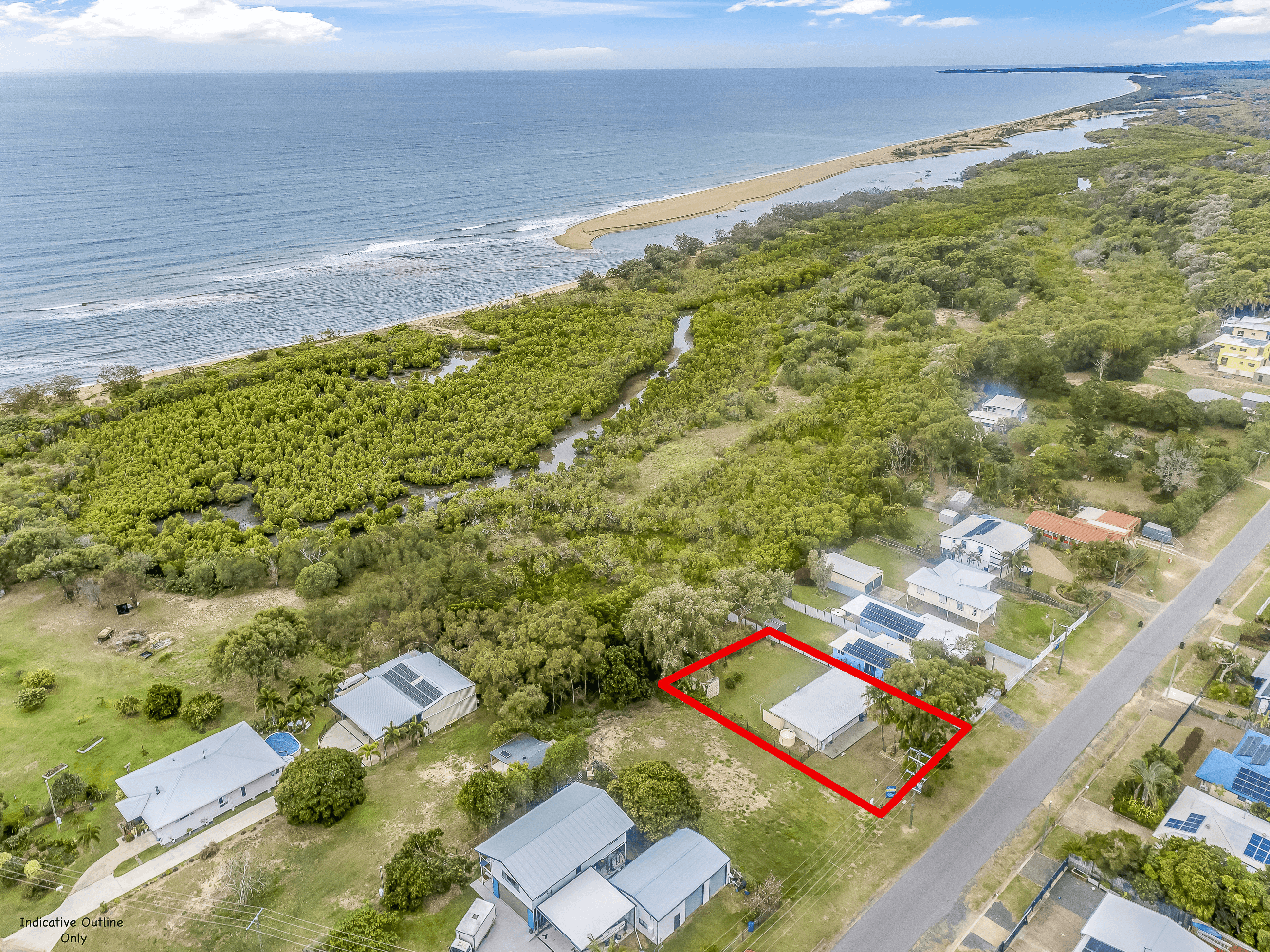 5 Kindt St, Moore Park Beach, QLD 4670