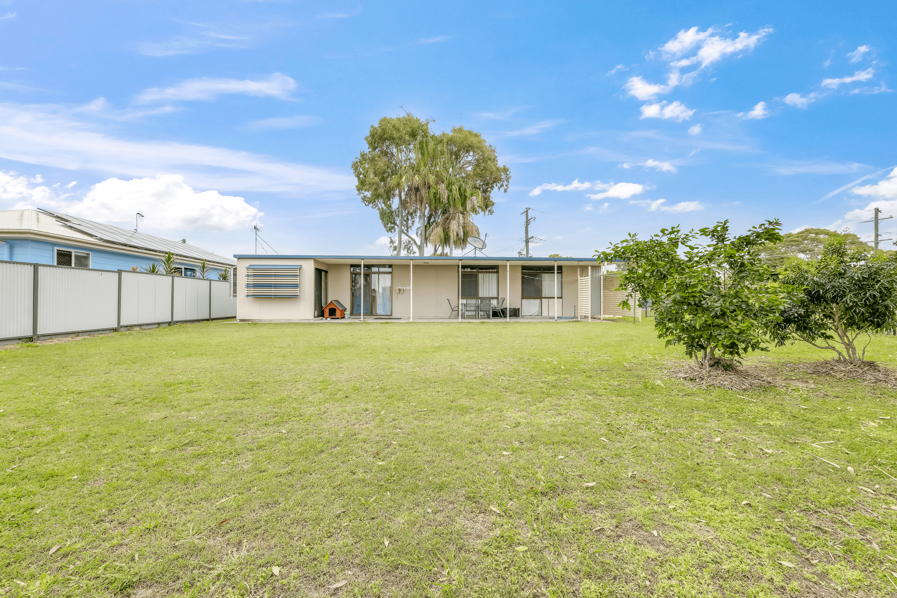 5 Kindt St, Moore Park Beach, QLD 4670