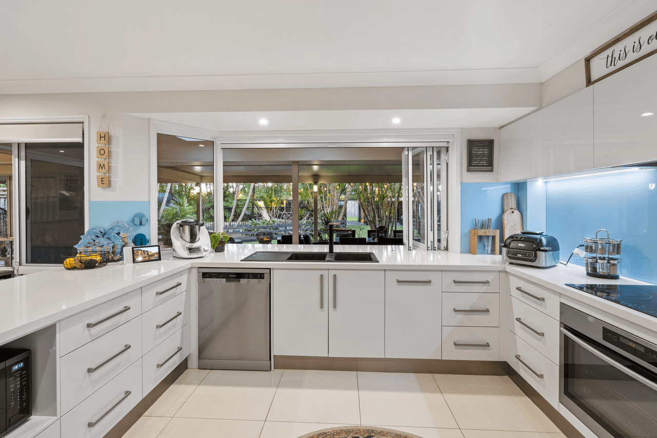 113 Port Jackson Boulevard, CLEAR ISLAND WATERS, QLD 4226