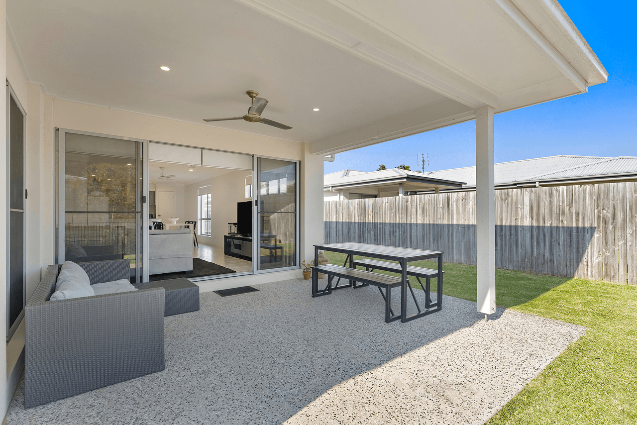 5 & 5a Minerva Place, BLI BLI, QLD 4560