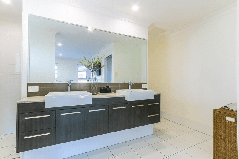 5 Aeolus Lane, CASUARINA, NSW 2487