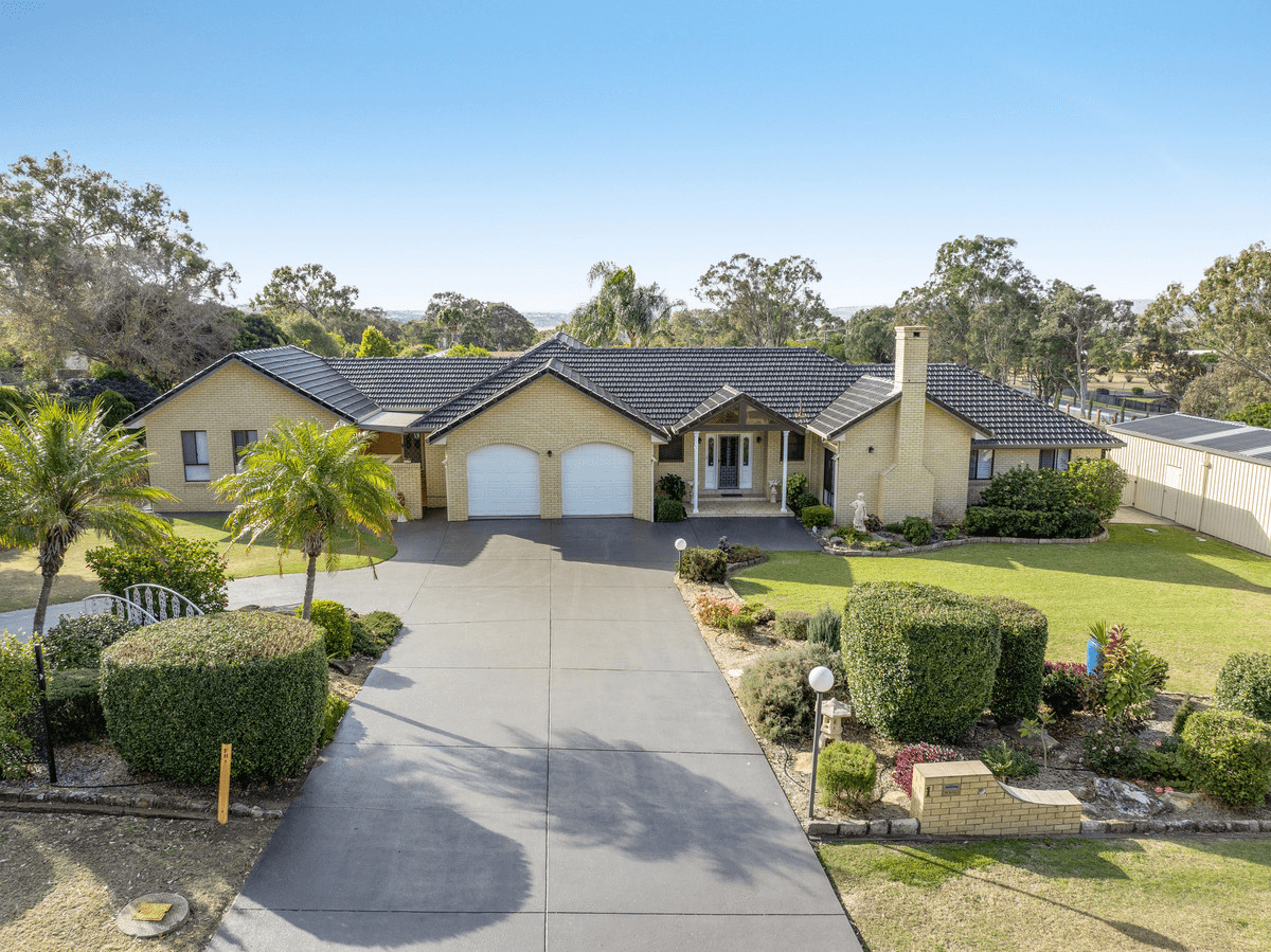 1 Abif Street, Cotswold Hills, QLD 4350