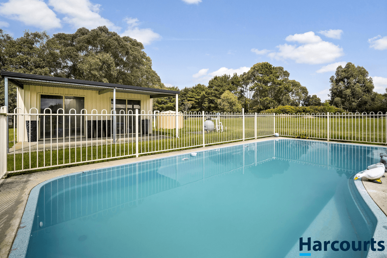 5 Woodlands Road, ENFIELD, VIC 3352