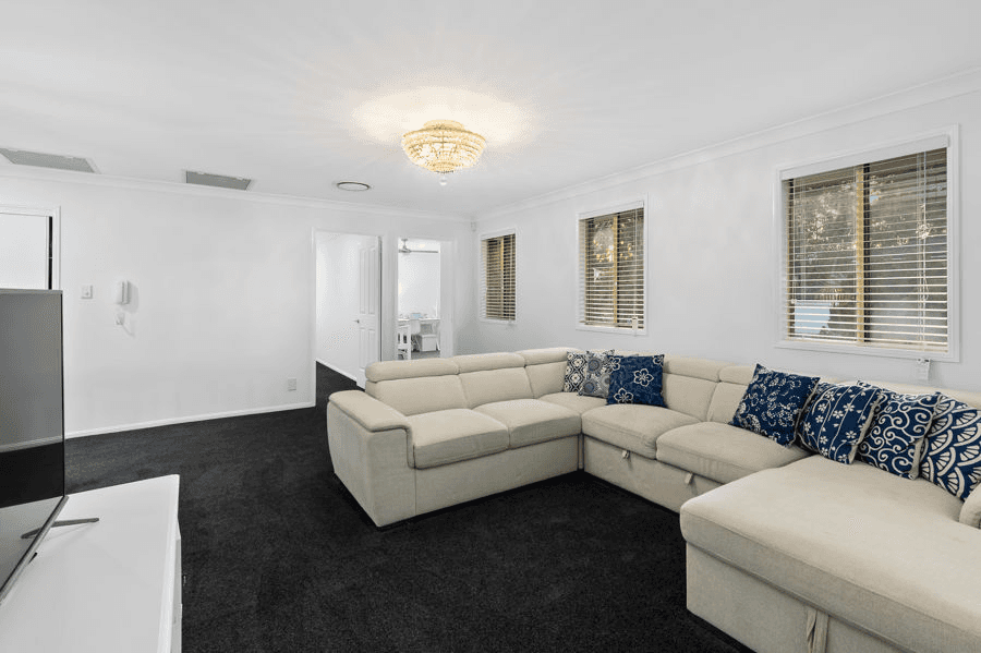 14 Banbrook Court, MOLENDINAR, QLD 4214