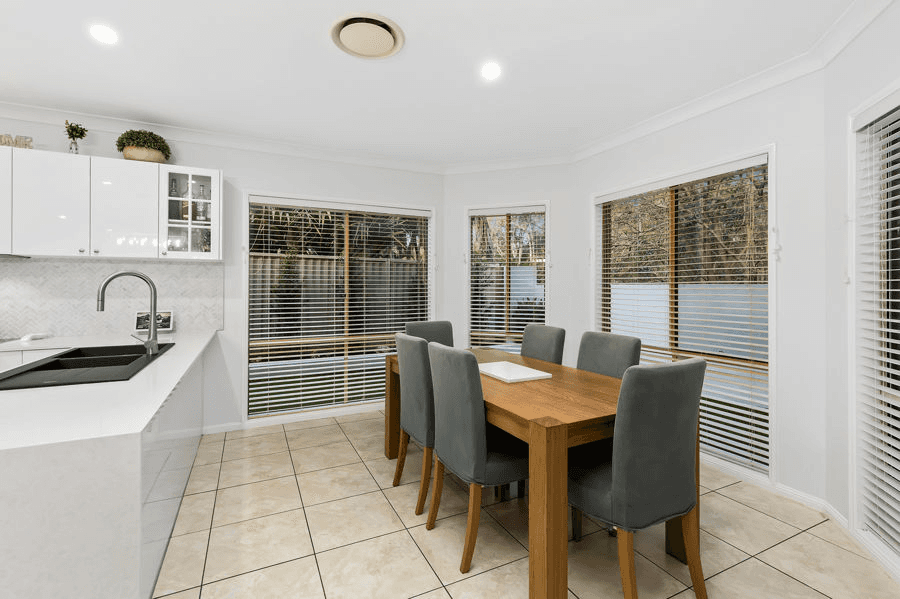 14 Banbrook Court, MOLENDINAR, QLD 4214