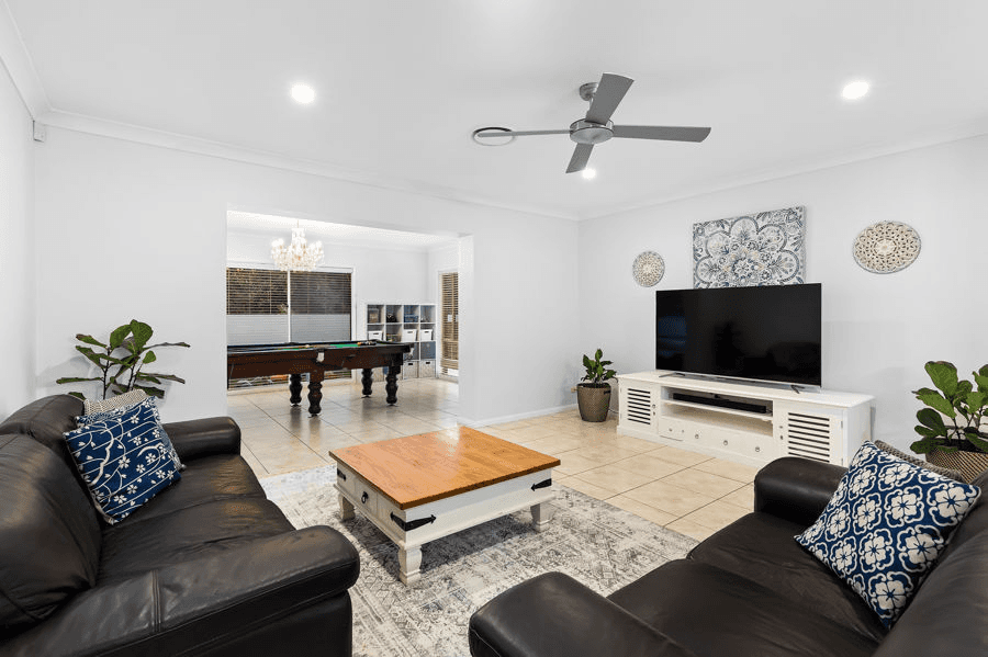 14 Banbrook Court, MOLENDINAR, QLD 4214