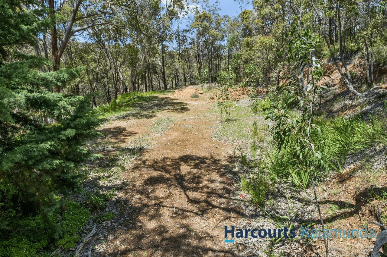 300  Mundaring Weir Road, Bickley, WA 6076