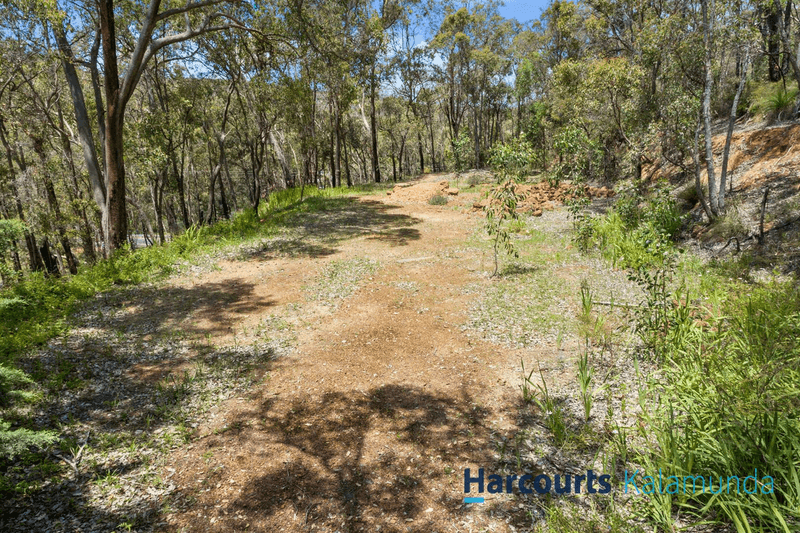 300  Mundaring Weir Road, Bickley, WA 6076