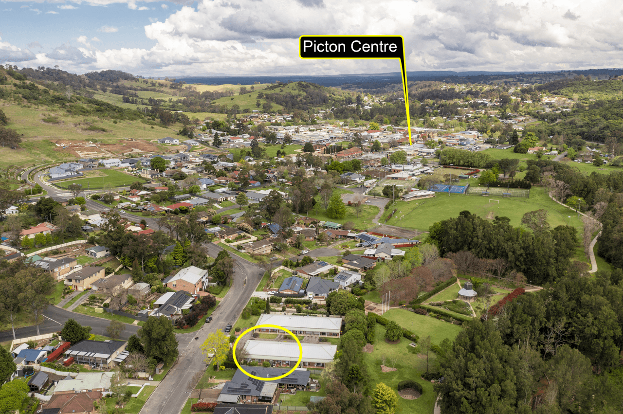 4/5 Regreme Road, PICTON, NSW 2571