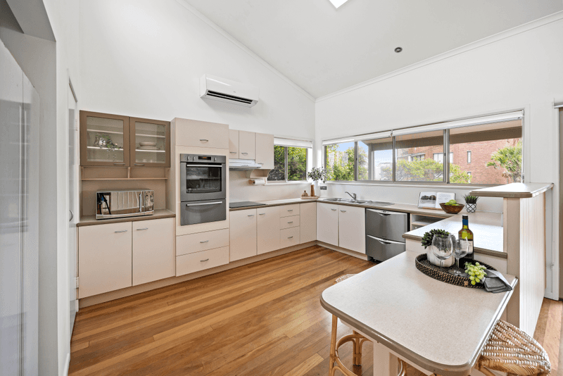 15 Ernest Street, KINGS BEACH, QLD 4551