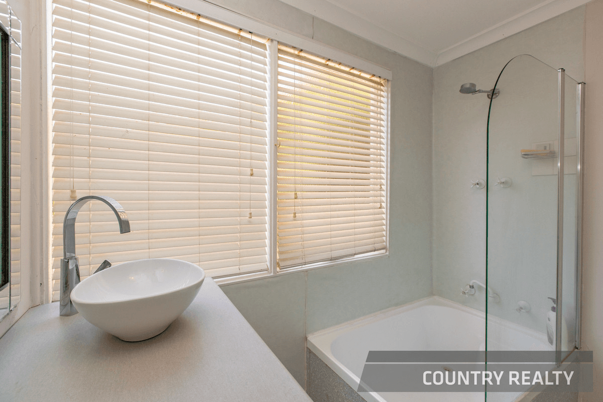 10 St George Street, Bakers Hill, WA 6562