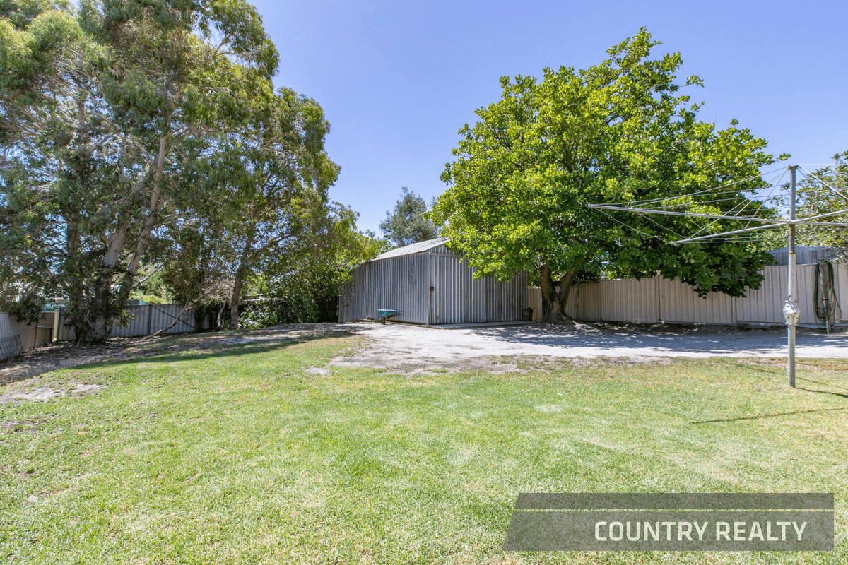 10 St George Street, Bakers Hill, WA 6562