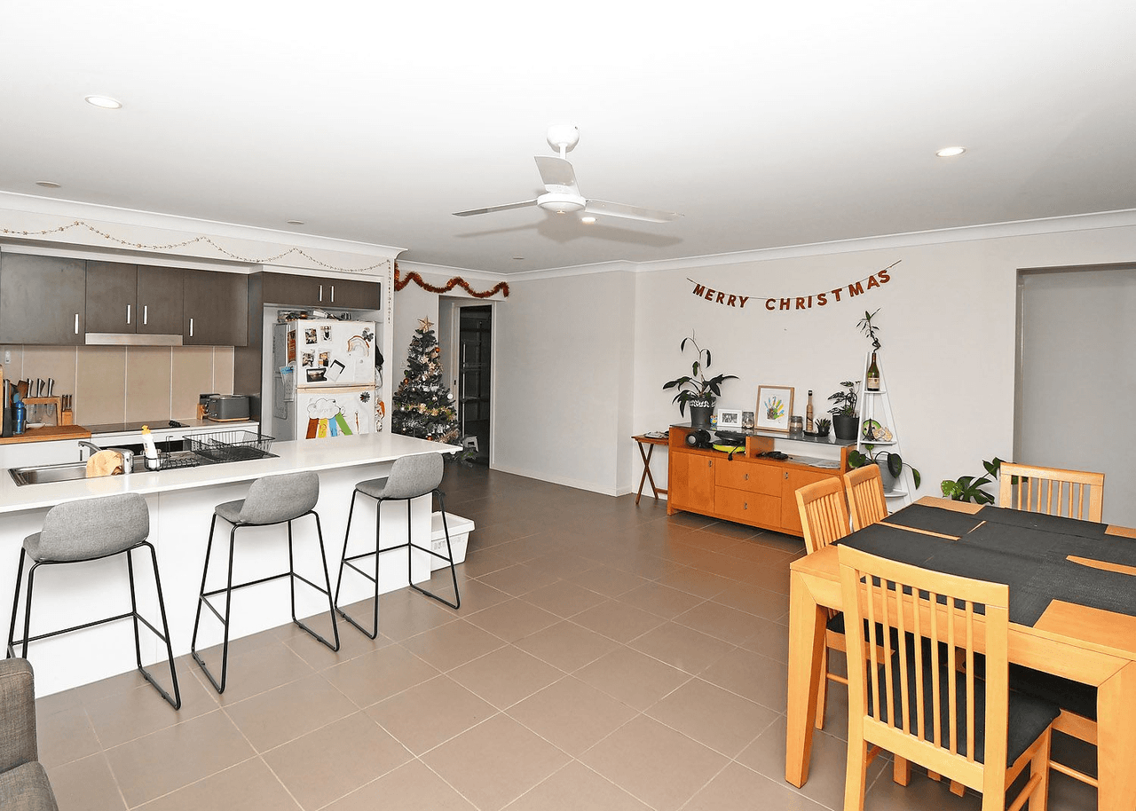 47 Bradman Way, Urangan, QLD 4655