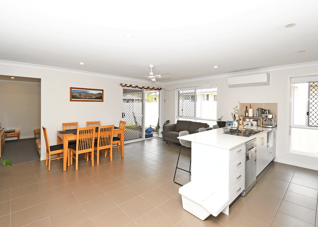 47 Bradman Way, Urangan, QLD 4655