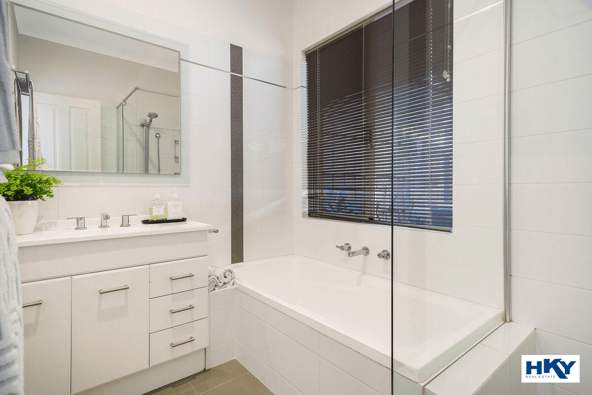 21 Leeward Chase, Hillarys, WA 6025