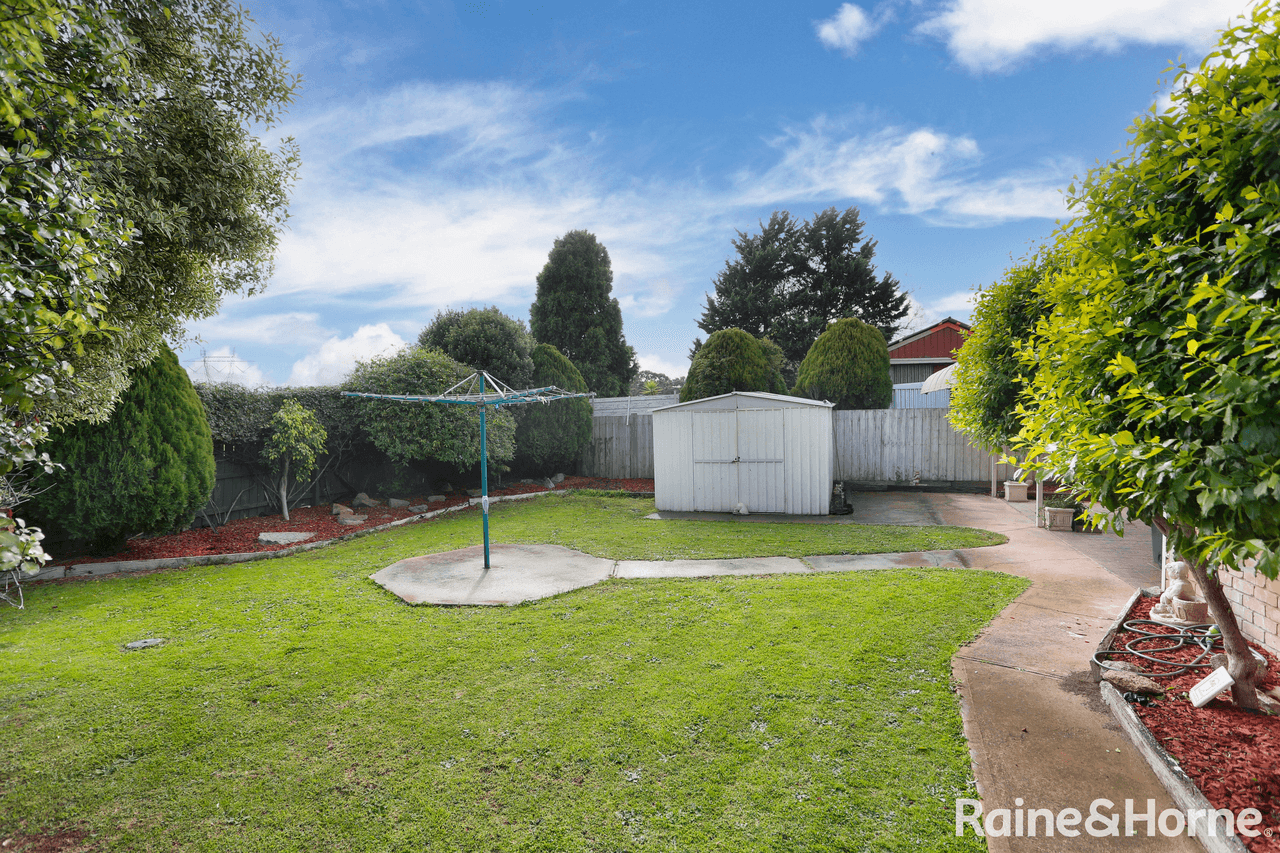 29 Manuka Place, MEADOW HEIGHTS, VIC 3048