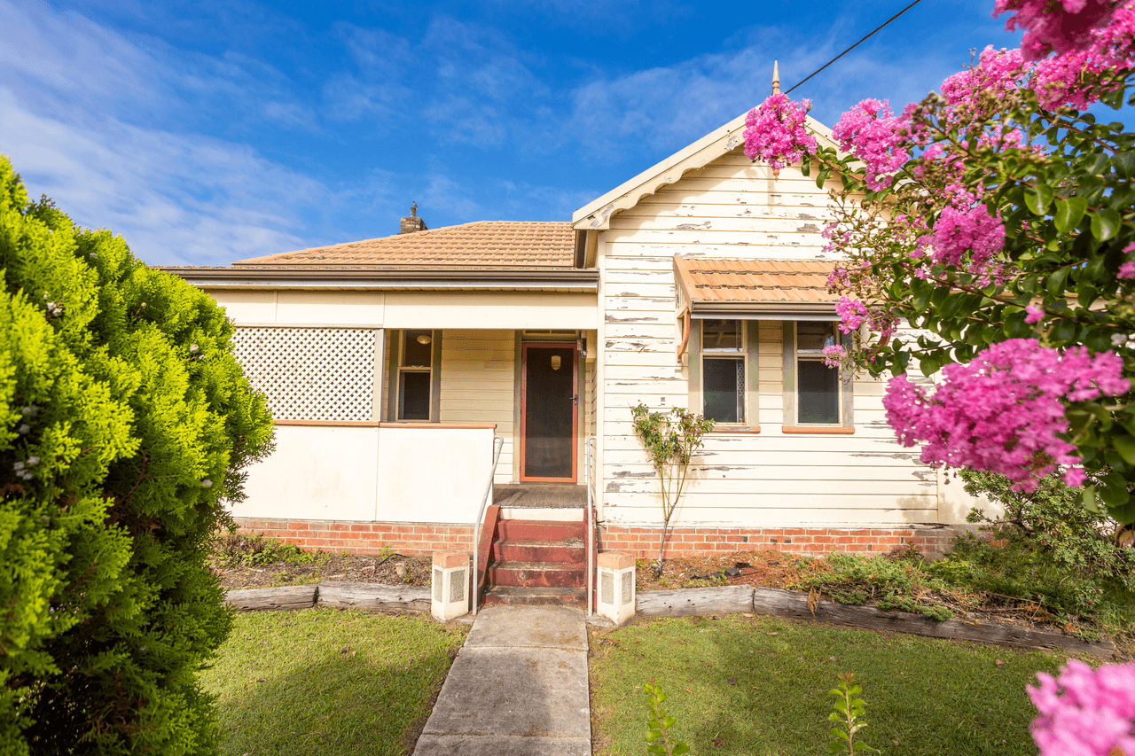 18 Flett Street, TAREE, NSW 2430