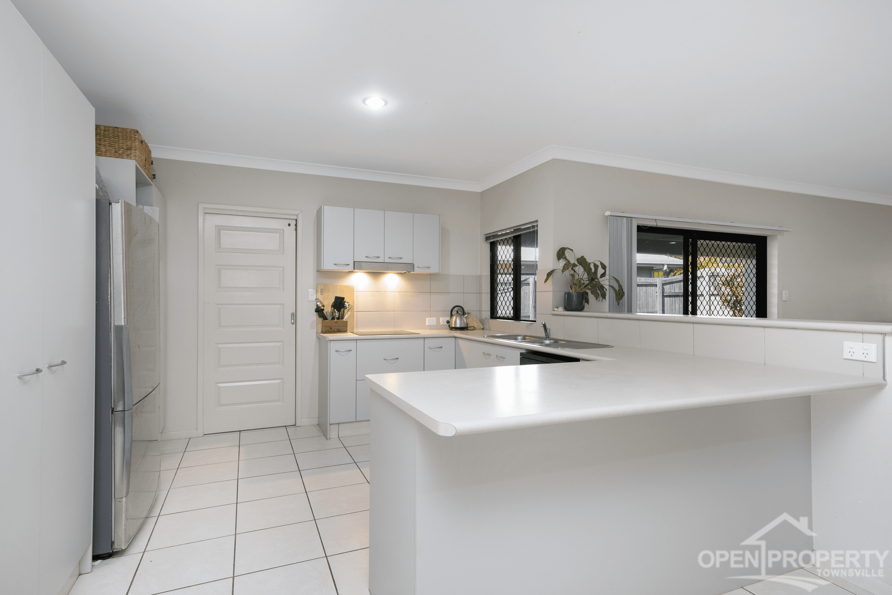 62 Shutehaven Cct, Bushland Beach, QLD 4818