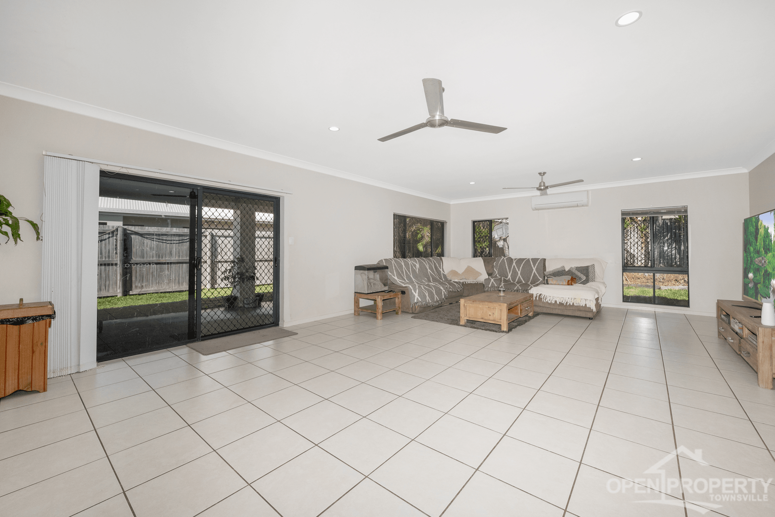 62 Shutehaven Cct, Bushland Beach, QLD 4818