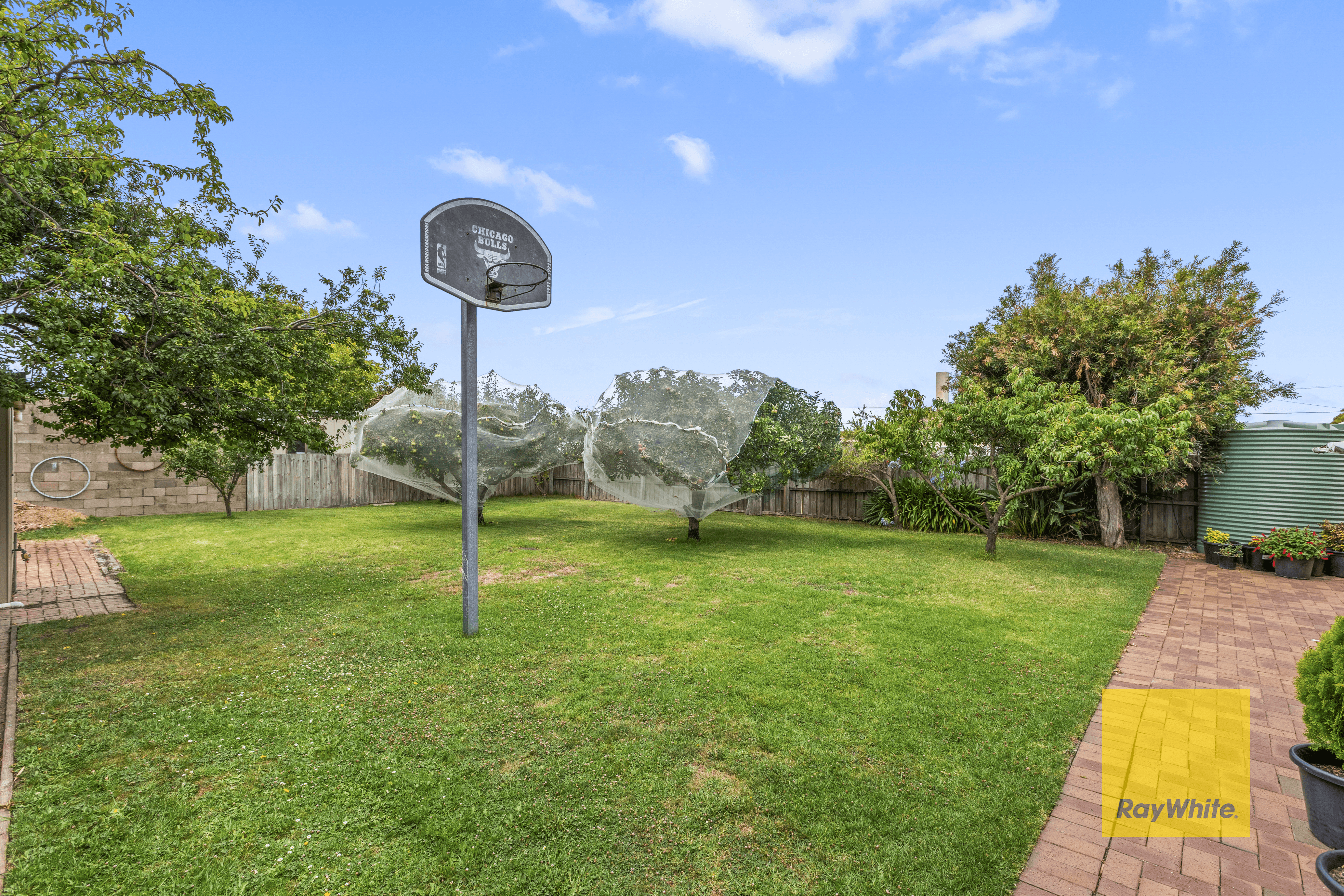 2 Sullivan Court, BELMONT, VIC 3216