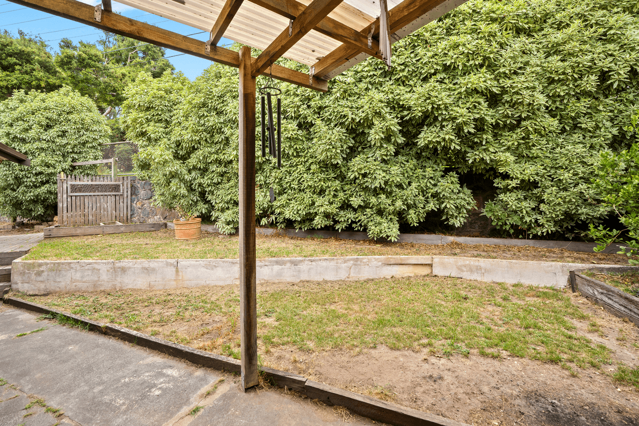 1 Barrett Street, UPPER FERNTREE GULLY, VIC 3156