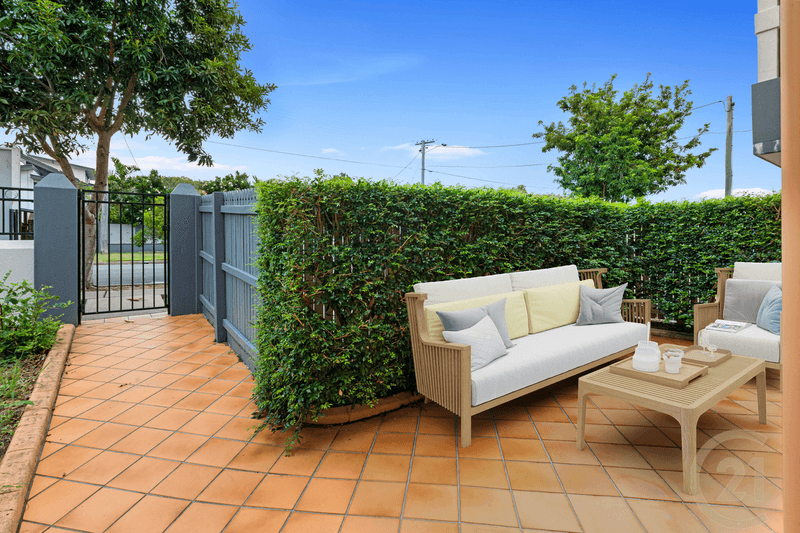 2/18-20 Wyllie Street, Redcliffe, QLD 4020