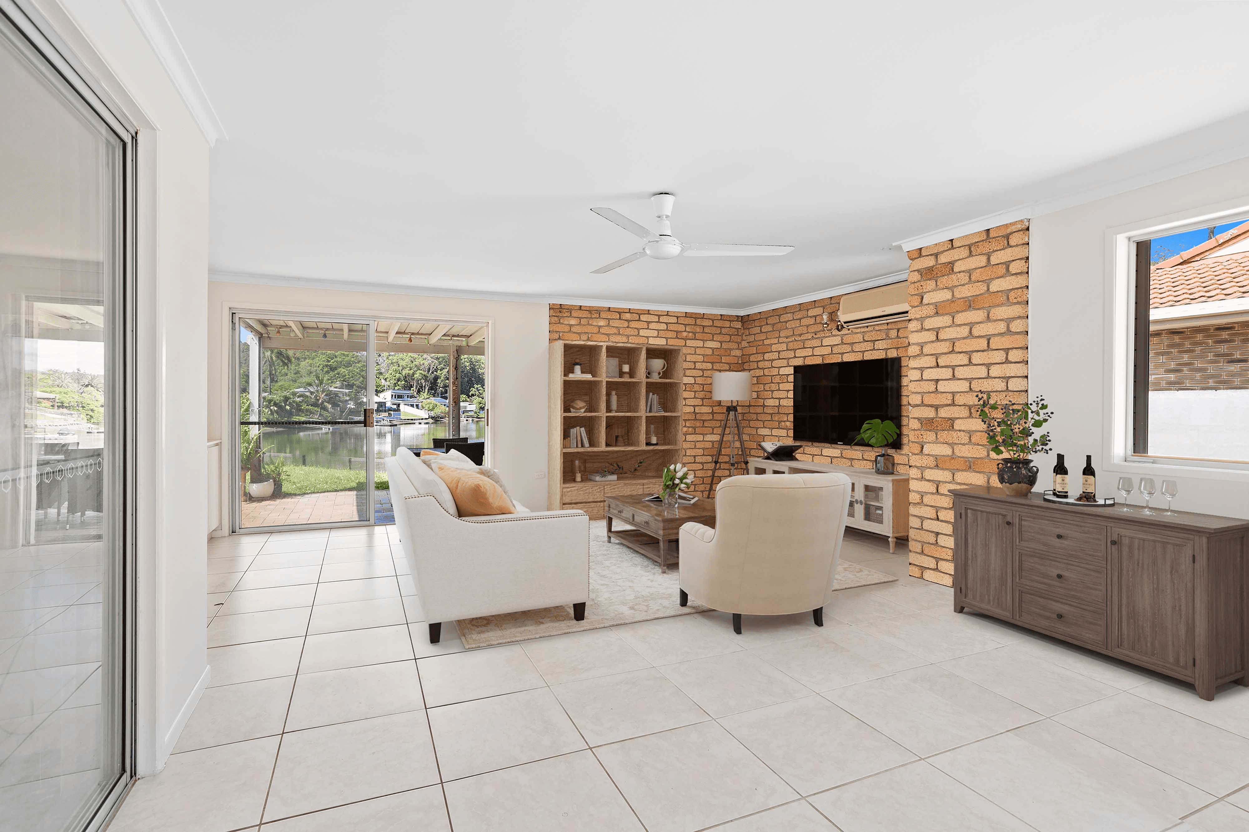 10 Mainsail Street, CURRUMBIN WATERS, QLD 4223