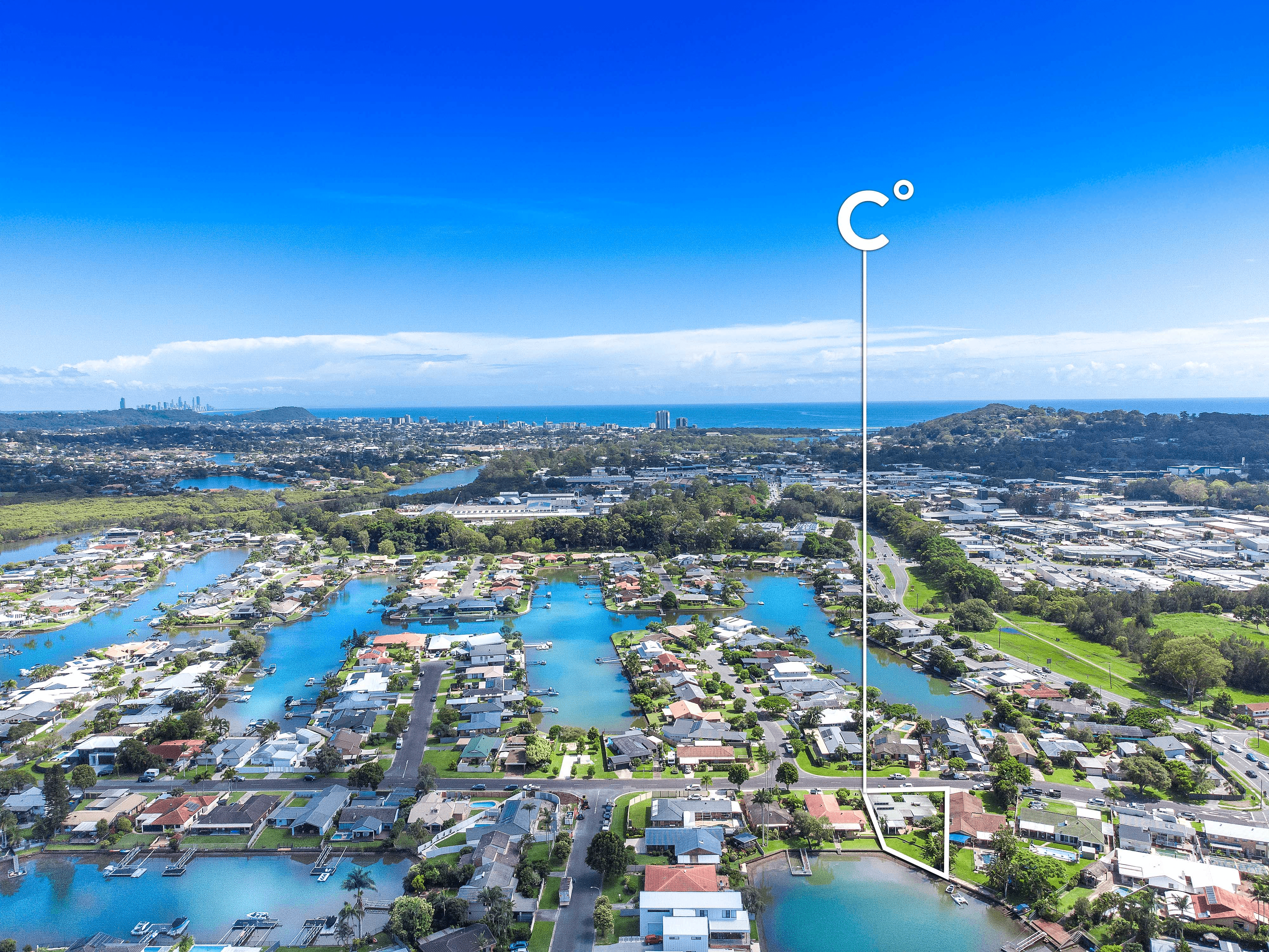 10 Mainsail Street, CURRUMBIN WATERS, QLD 4223