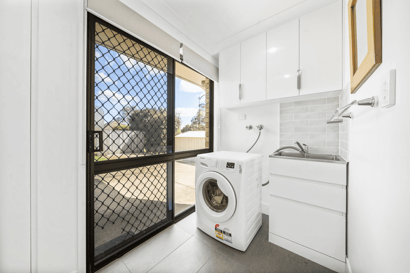 1/4 Dora Street, SOUTH TOOWOOMBA, QLD 4350