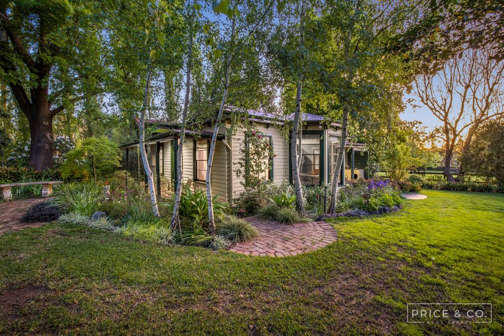 210 Stock Road, Drouin West, VIC 3818