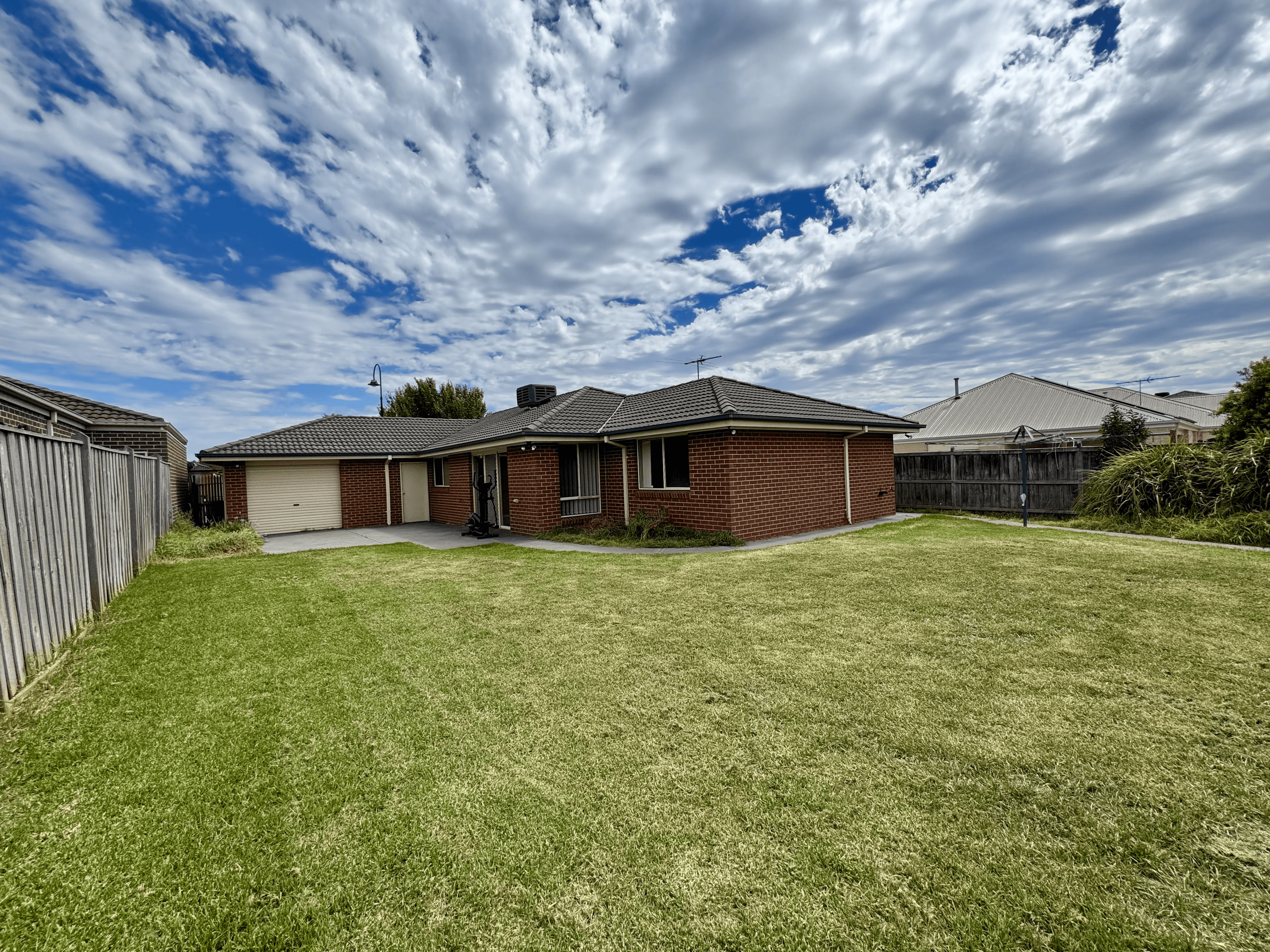 137 Rosebank Drive, CRANBOURNE NORTH, VIC 3977