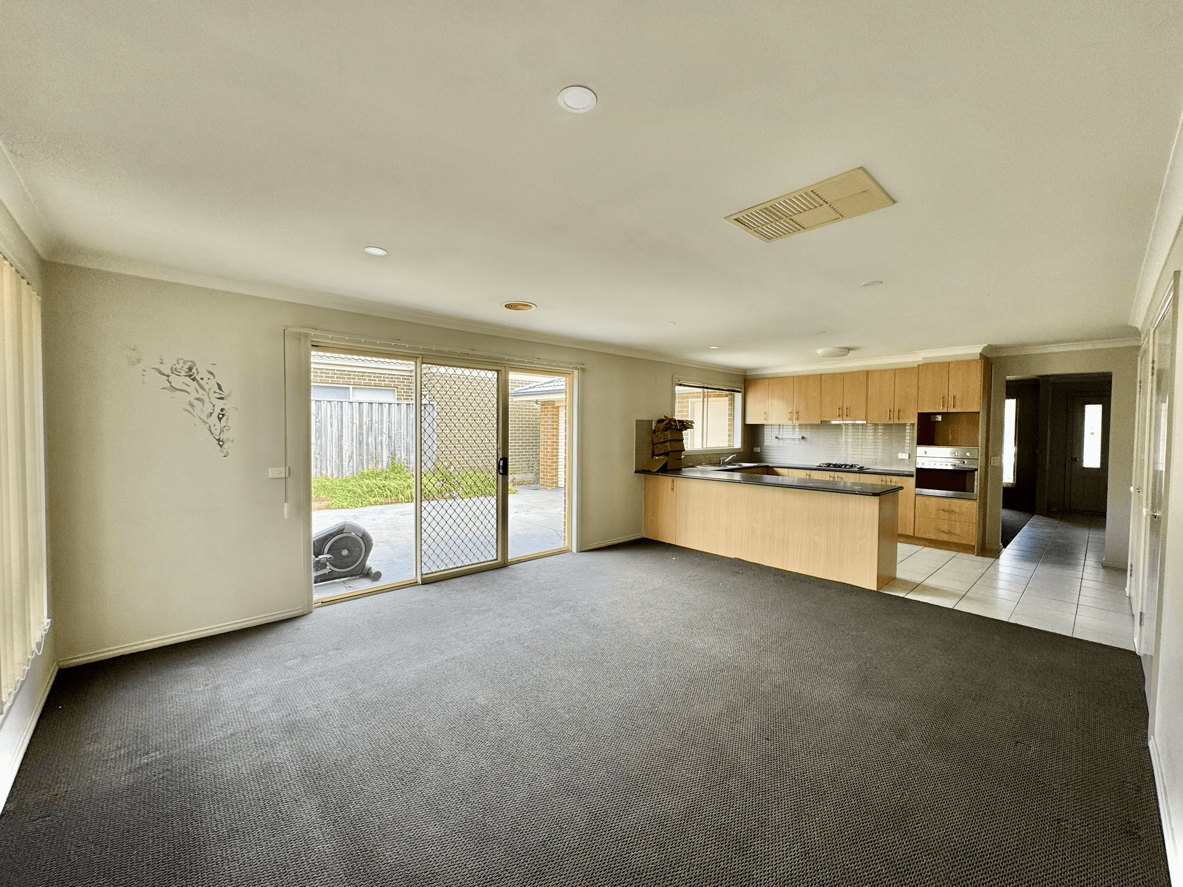 137 Rosebank Drive, CRANBOURNE NORTH, VIC 3977