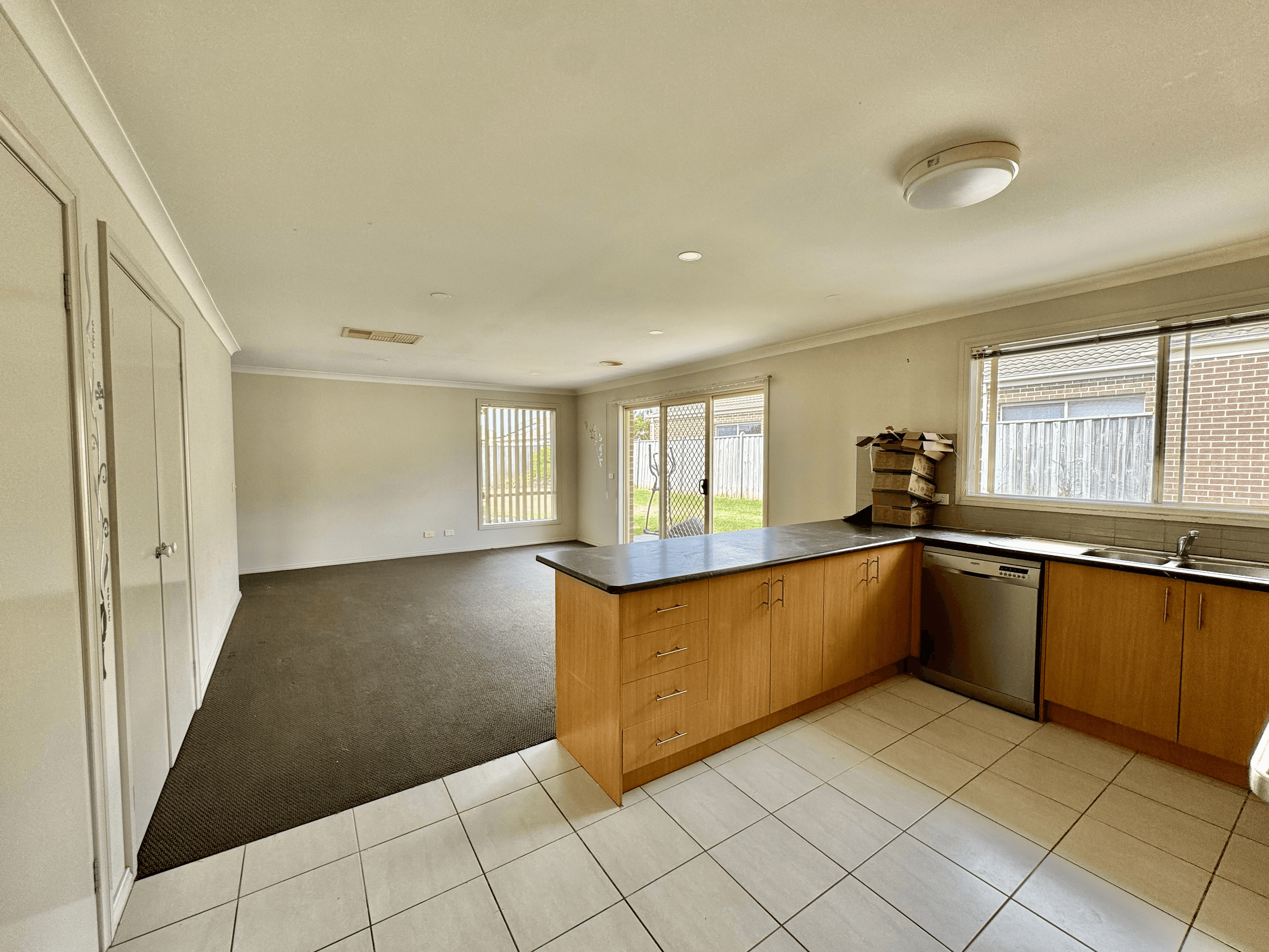 137 Rosebank Drive, CRANBOURNE NORTH, VIC 3977