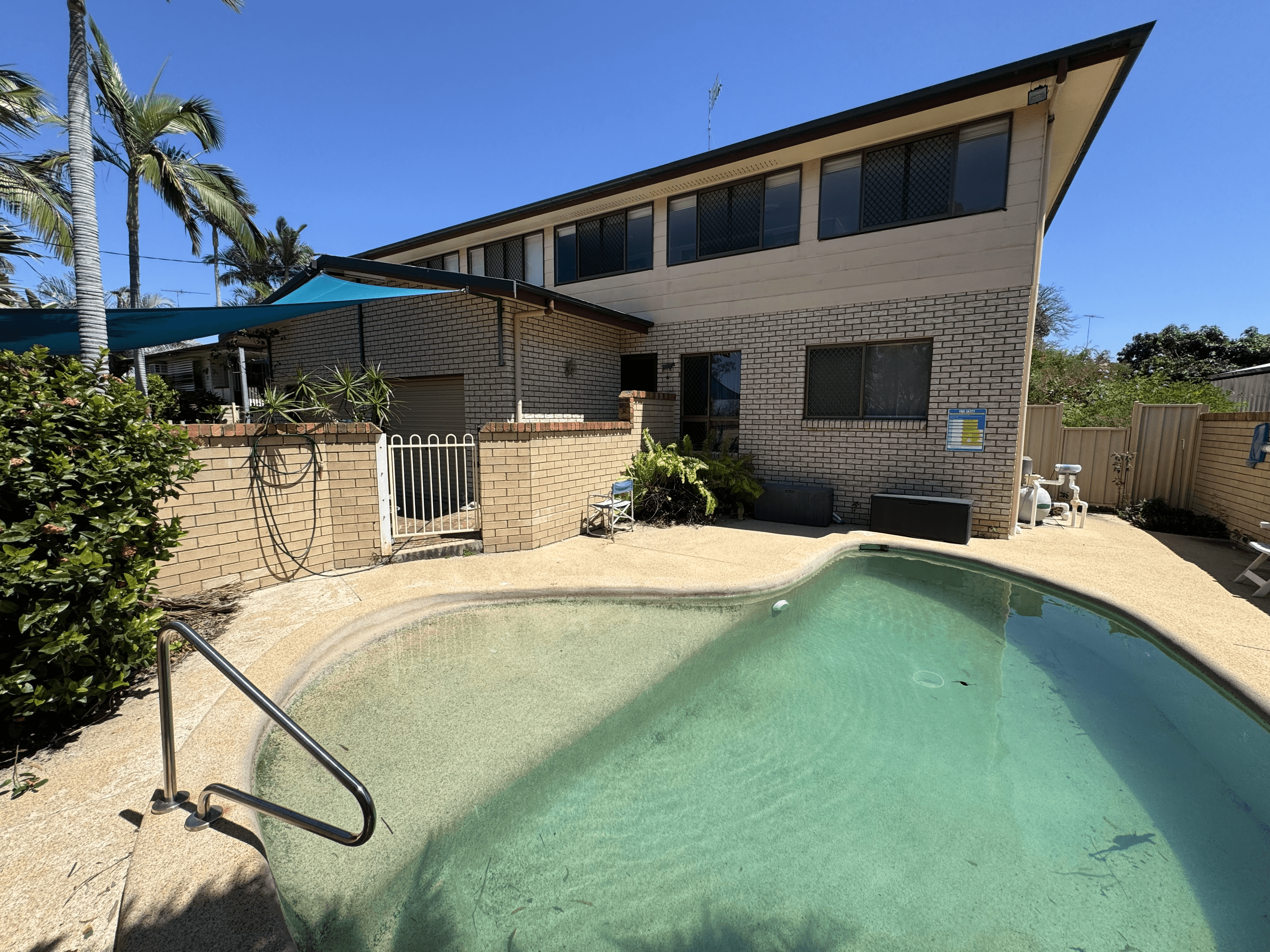 15 Lederhose St, Moura, QLD 4718