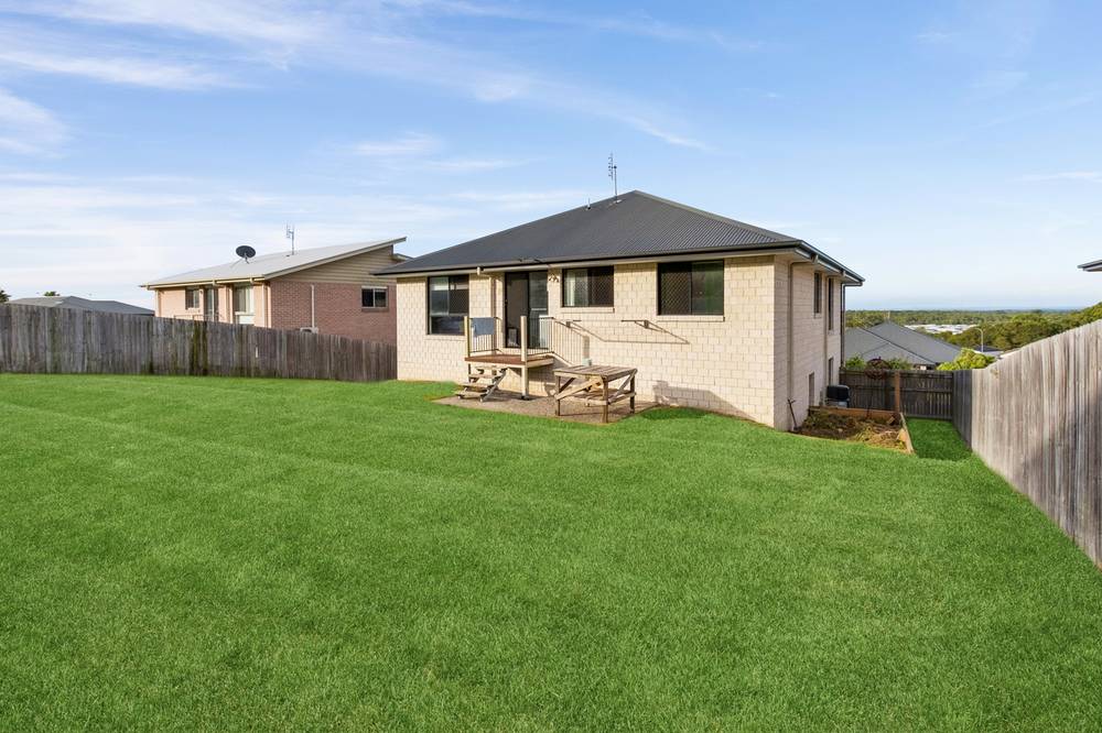 3 Steel Street, NIKENBAH, QLD 4655