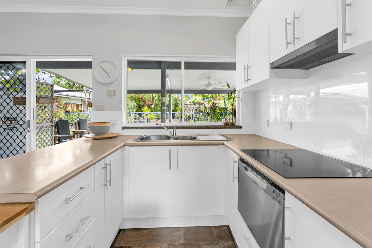 16 Bondi Crescent, Kewarra Beach, QLD 4879