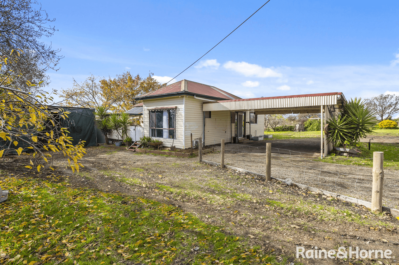 25 Clarke Street, REDESDALE, VIC 3444