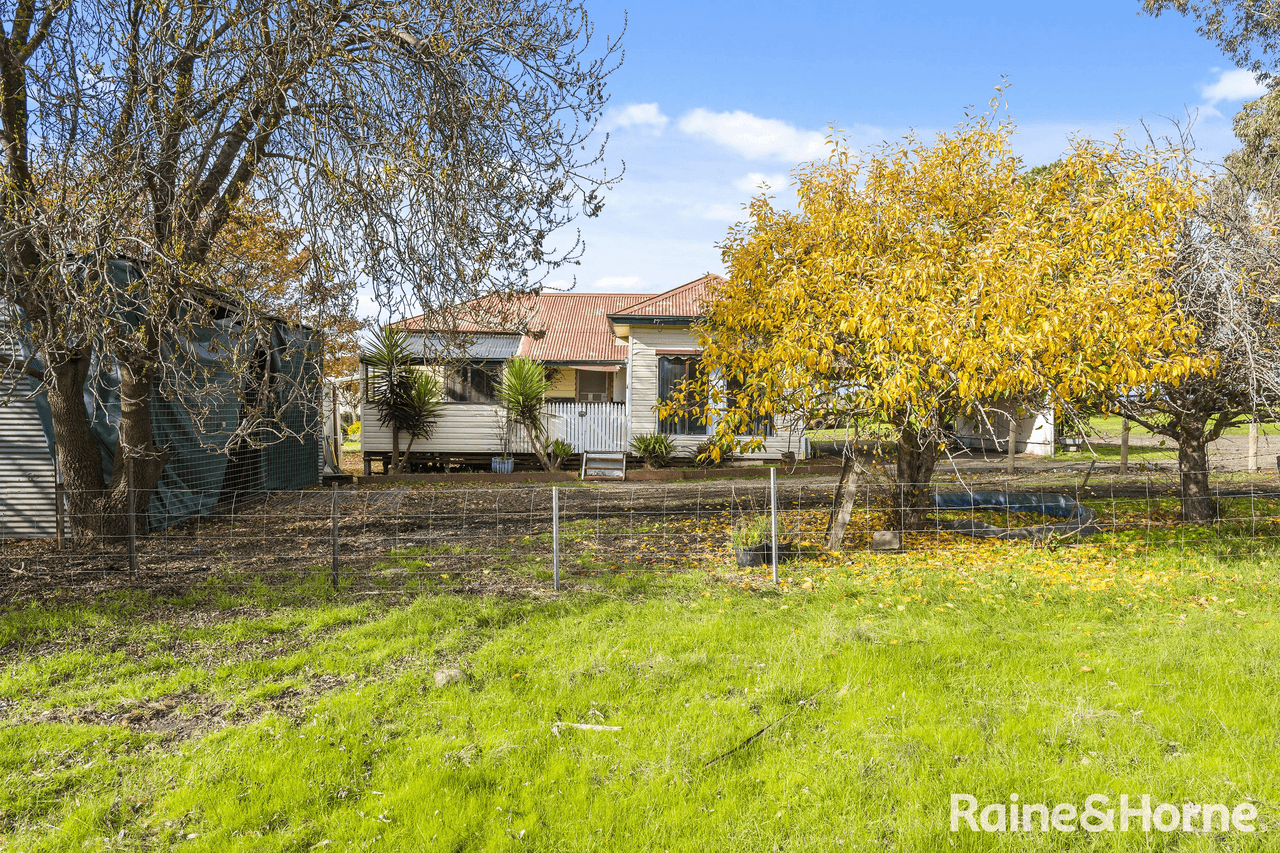 25 Clarke Street, REDESDALE, VIC 3444