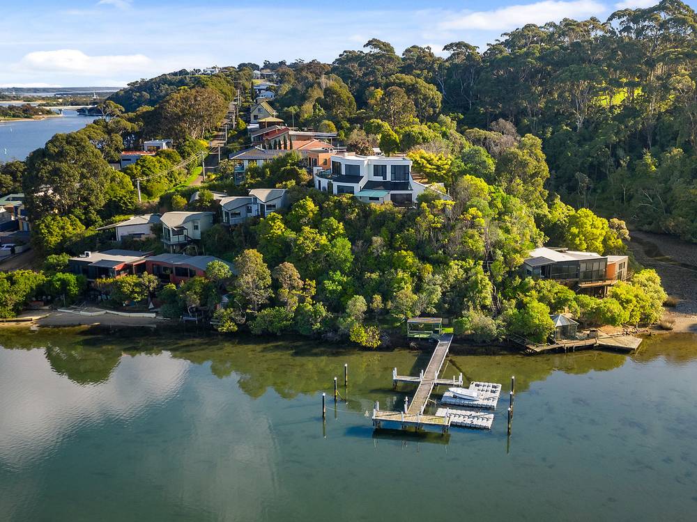4A Wattlebird Close, LAKES ENTRANCE, VIC 3909