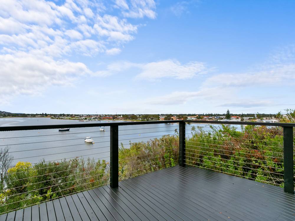 4A Wattlebird Close, LAKES ENTRANCE, VIC 3909